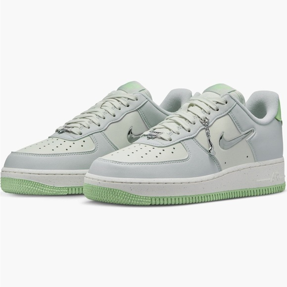 Nike Shoes - Nike
Air force 1
Next nature
Sea glass
SPECIAL EDITION
NWOT
Sold out on stock x
